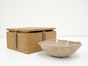 古物　葉形茶碗（保護箱）